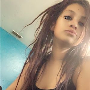 Meet your Posher,    EsmePerla